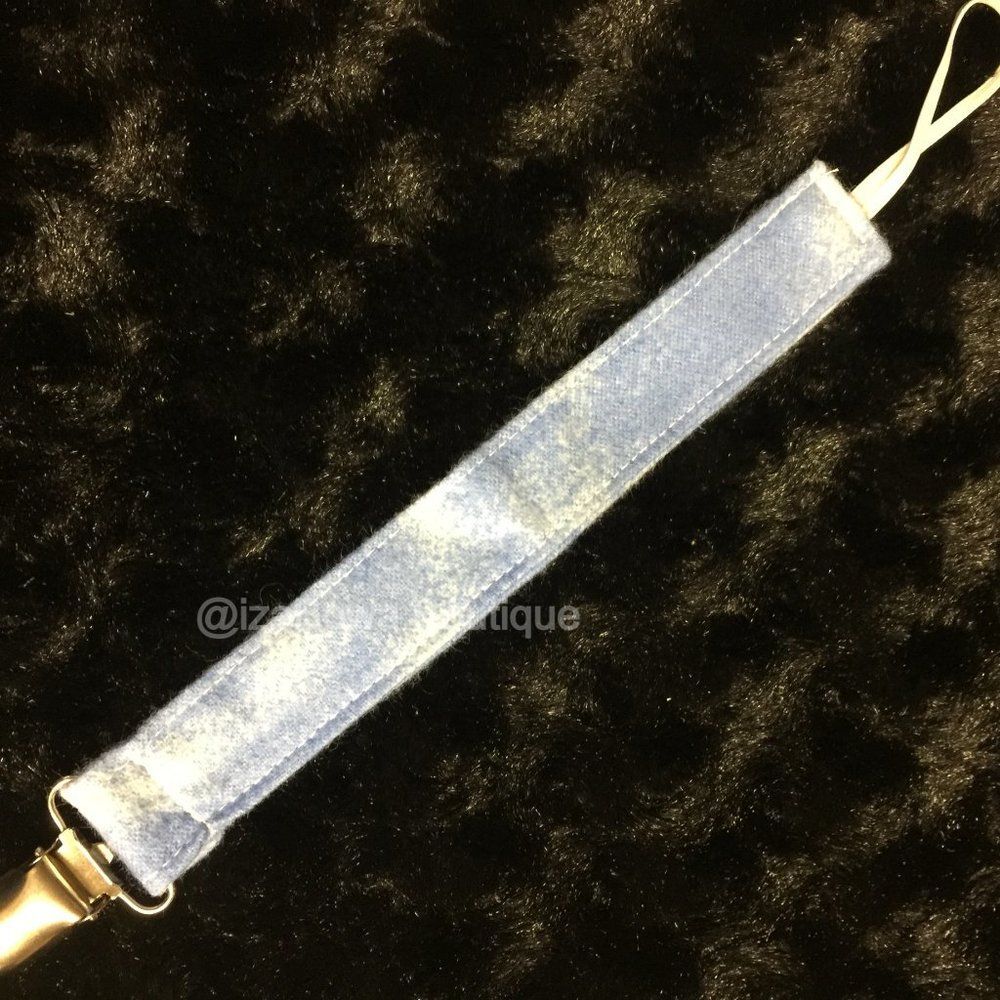 Sky Blue Print Pacifier Clip HAND CRAFTED PC1162 Boutique